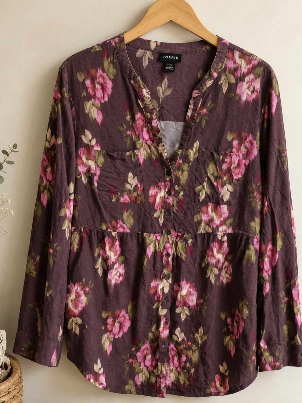 Torrid Floral Babydoll Button Front Blouse Plum Pink Size 00 PTP 24"